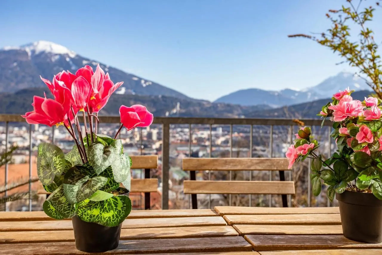 Hilltop Innsbruck Apartment I Free Parking